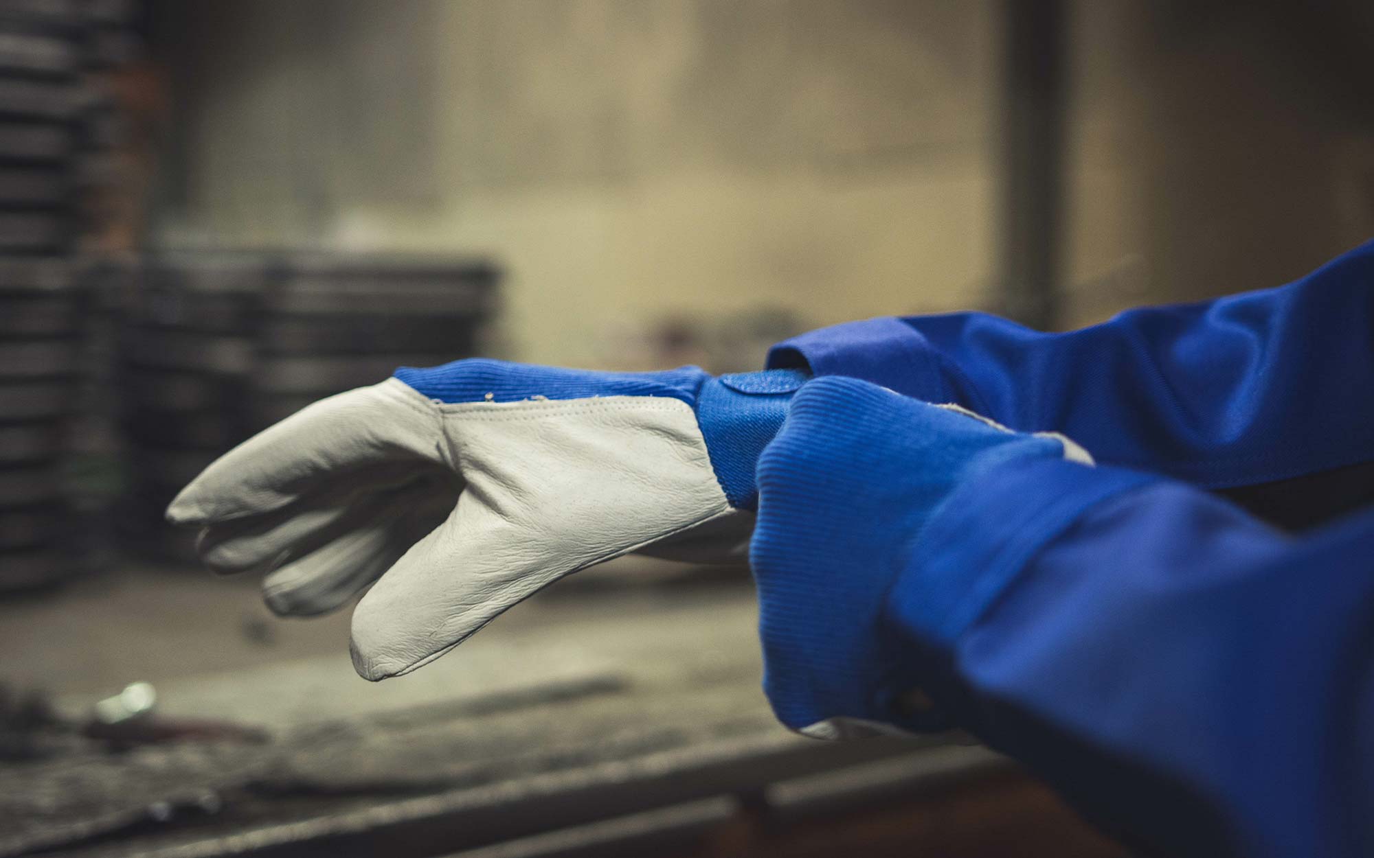 Choosing Your PPE: Work Glove Selection Tips for Construction